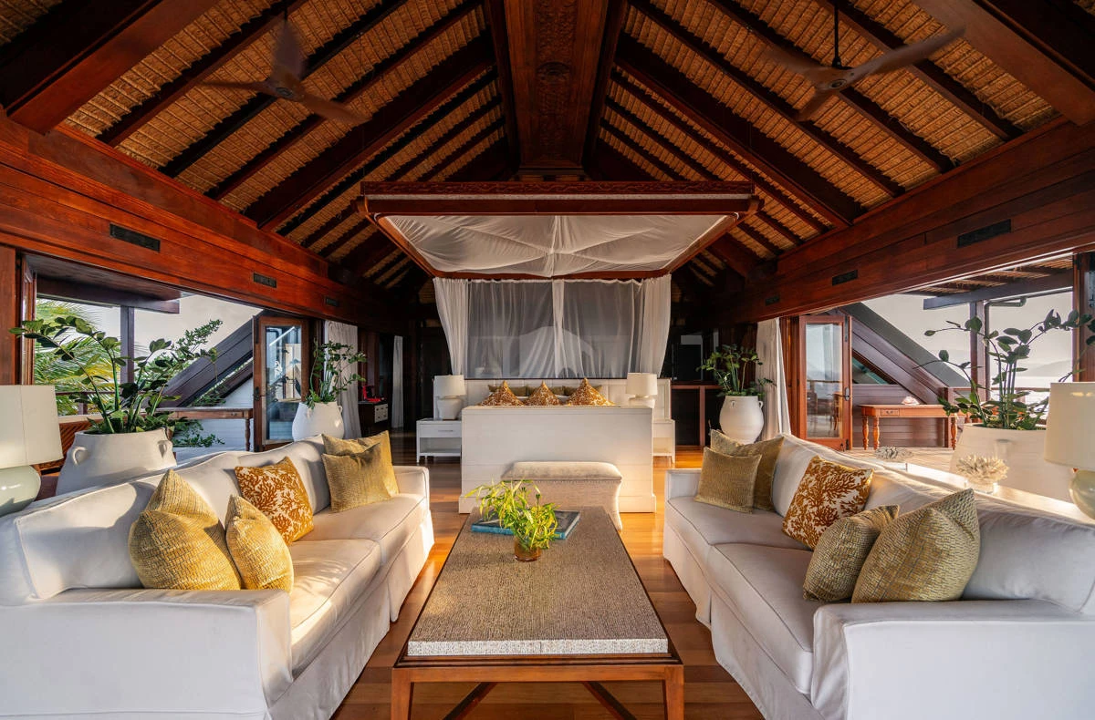 necker-island-the-great-house-master-suite-lr